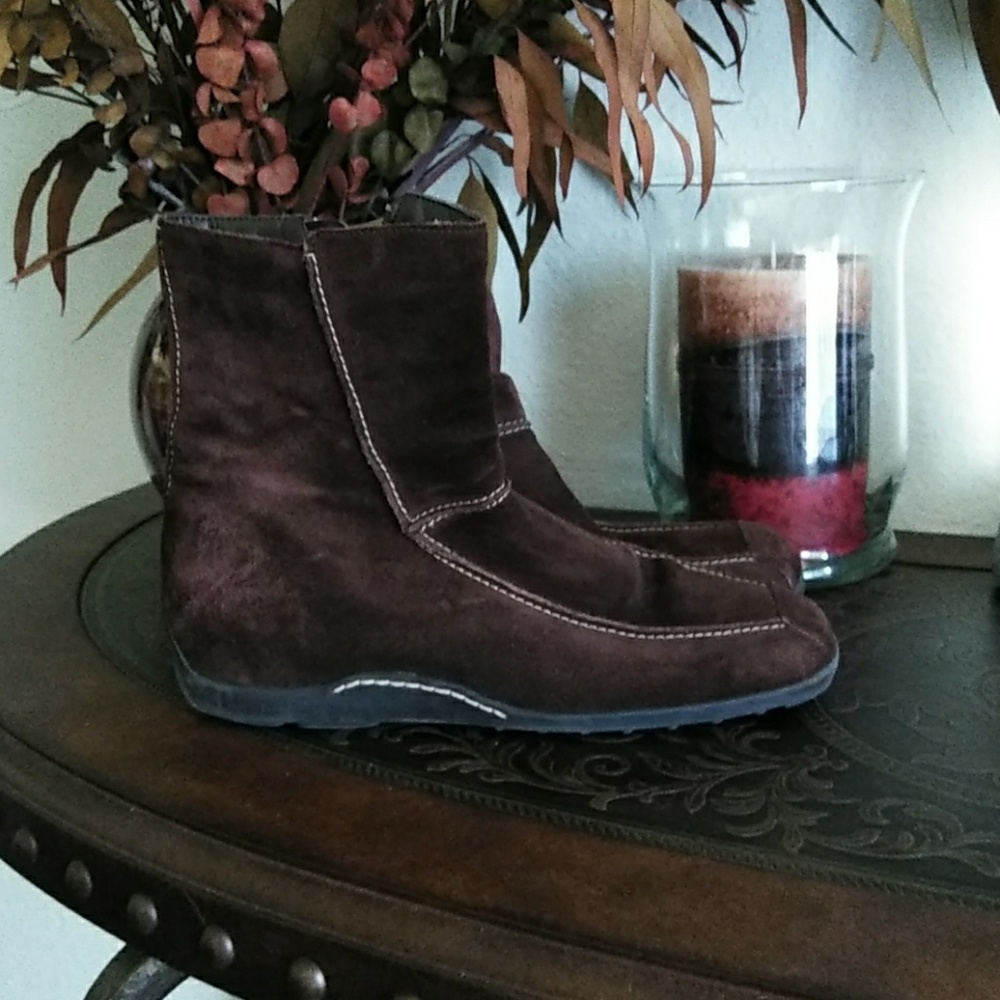 Brown ankle boots